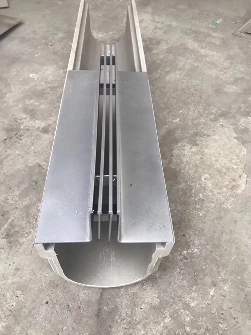 不銹鋼縫隙排水溝圖片，不銹鋼排水溝圖片